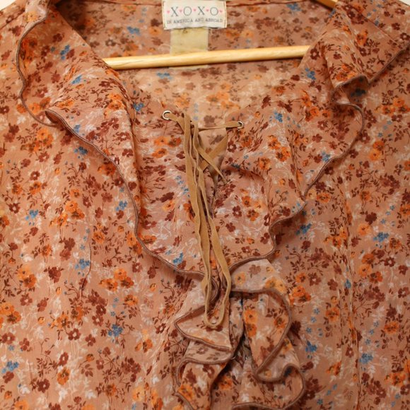 Beige XOXO Floral Top - Picture 3 of 4